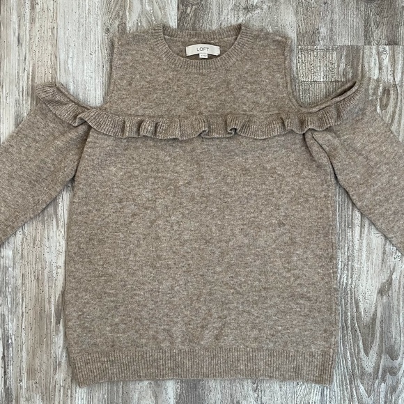 Loft Women’s Cold Shoulder Sweater Brown Tan Marled Ruffle M - Picture 1 of 5